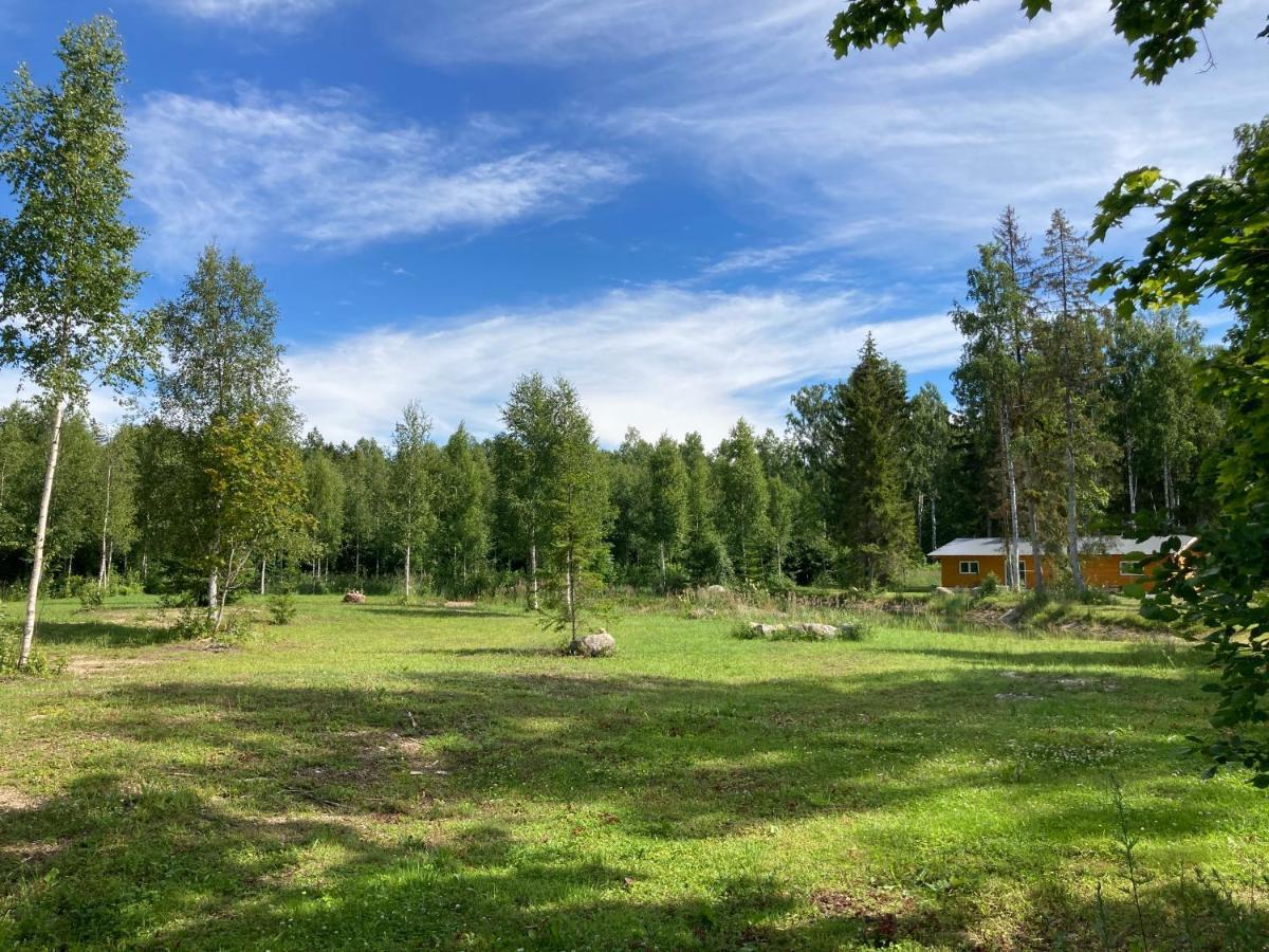 Marika Puhkekuela - Metsanurga Oeoemaja "Shared Bathroom" Nova Exteriör bild