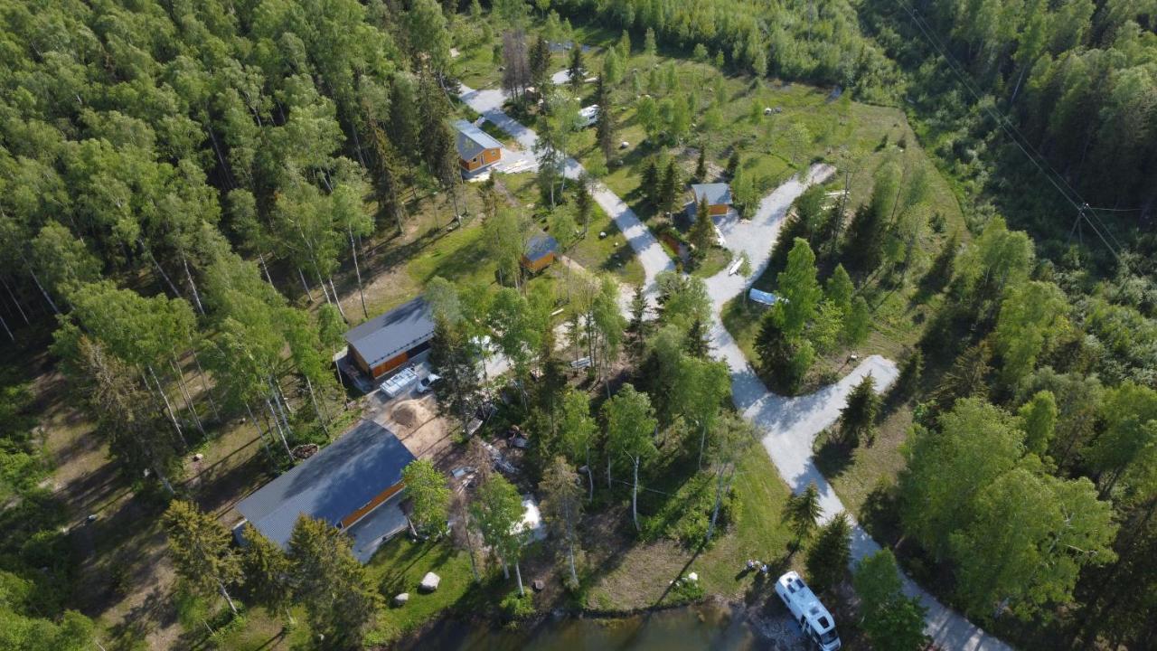 Marika Puhkekuela - Metsanurga Oeoemaja "Shared Bathroom" Nova Exteriör bild