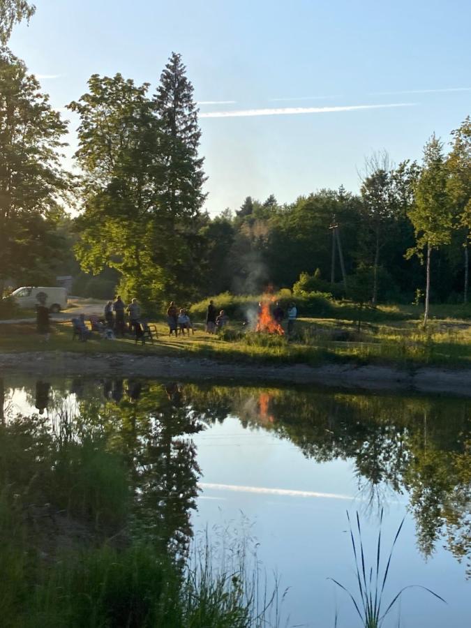 Marika Puhkekuela - Metsanurga Oeoemaja "Shared Bathroom" Nova Exteriör bild
