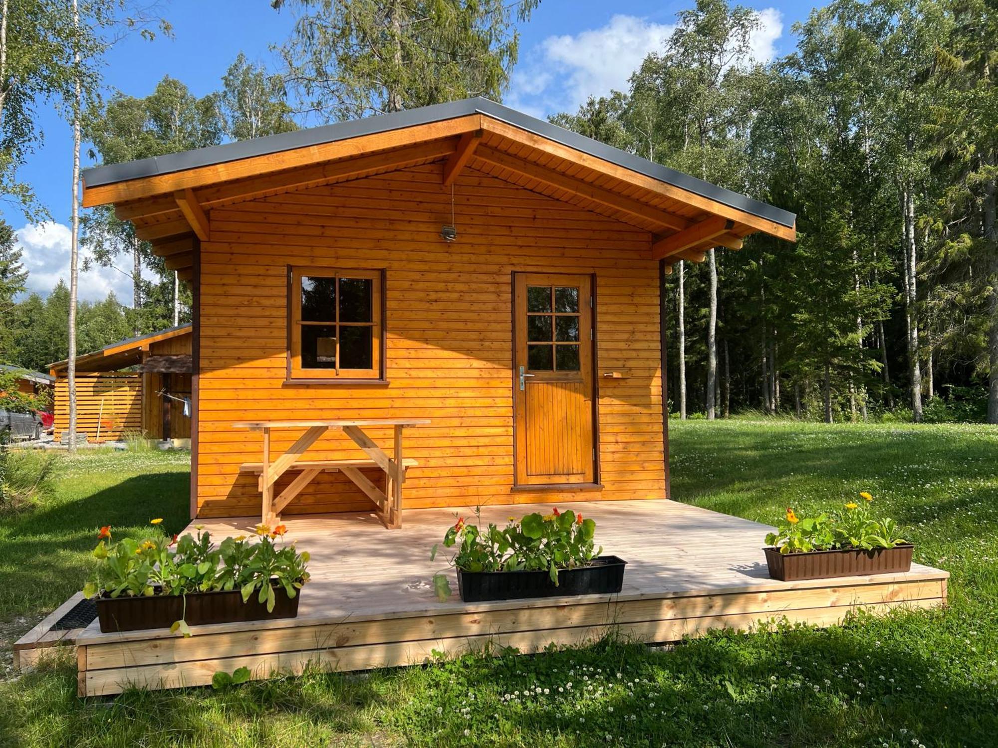 Marika Puhkekuela - Metsanurga Oeoemaja "Shared Bathroom" Nova Exteriör bild